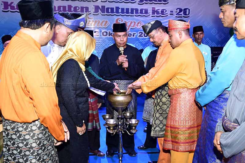 Read more about the article Foto Galeri Malam Penutupan Pekan Expo Semarak Hari Jadi Kabupaten Natuna ke 20 Tahun 2019