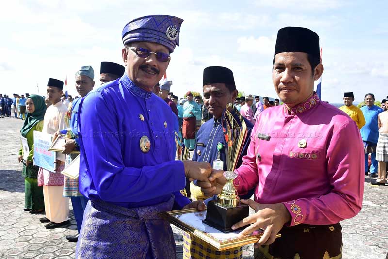 Read more about the article Foto Galeri Upacara Memperingati Hari Jadi Ke -20 Kabupaten Natuna Tahun 2019